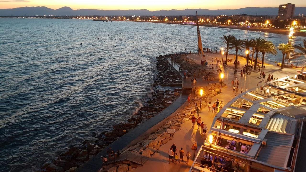 Apartment Center Salou Near Port Aventura Bagian luar foto