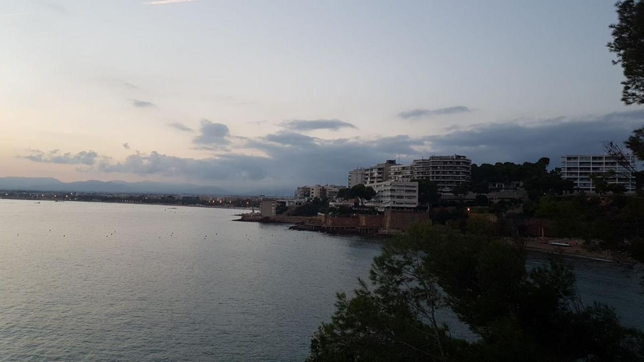 Apartment Center Salou Near Port Aventura Bagian luar foto